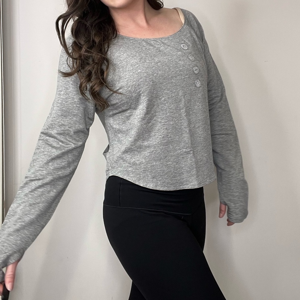 Ethona Gray Lightweight Athletic Long Sleeve Sweatshirt Top NEW With Tags